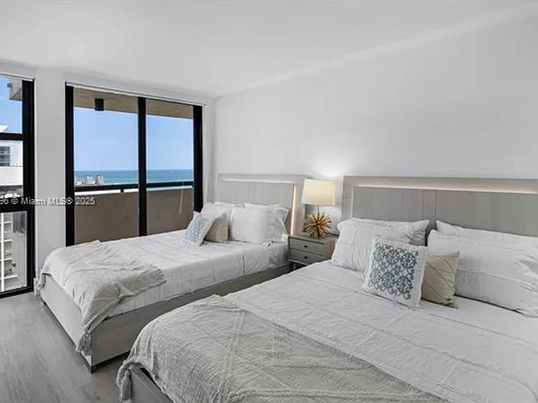 2555 Collins Avenue Cu #2200 — Photo 24
