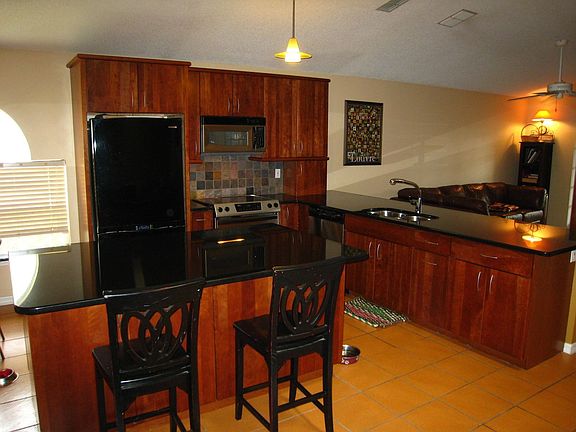 4th image of 2991 Saint James Ln