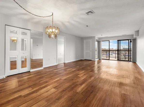 3920 Mystic Valley Pkwy APT 303, Medford, MA 02155