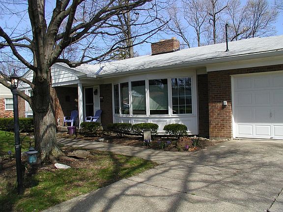 2nd image of 1086 Pineknot Dr