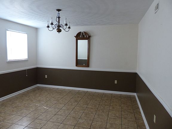 2nd image of 2039 Montclair Dr
