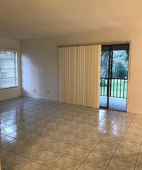 304 Palm Coast Pkwy NE — Photo 7