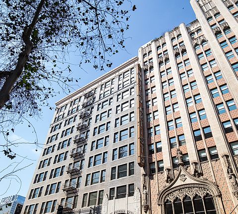 3rd image of 939 S Broadway #412