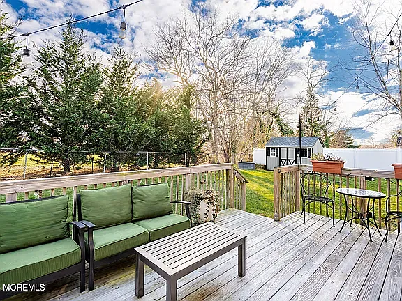 323 Suburban Dr — Photo 26