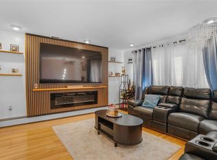 3 Vineland Ave, North Providence, RI 02911