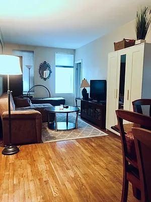 Rented by Compass | media 9