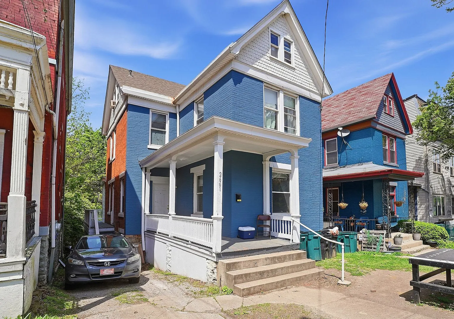 5 Bedroom Clifton House Available Next to UC Campus — Photo 2