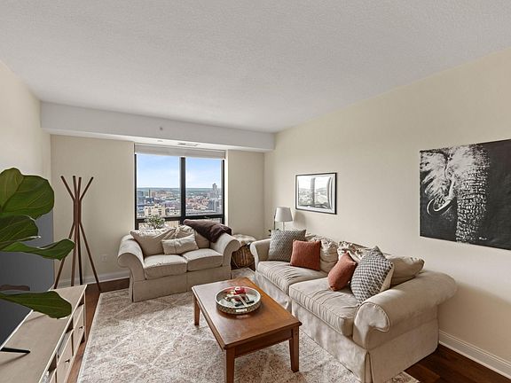 4th image of 100 3rd Ave S Unit 2501