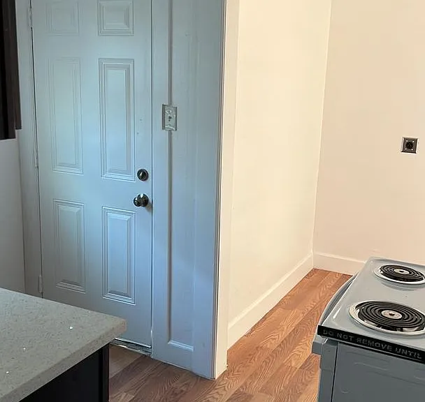 2825 Victoria St — Photo 8