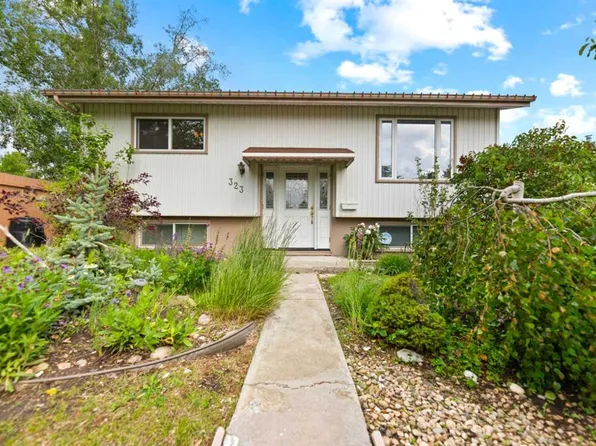 323 S Maddock Cres NE, Calgary, AB T2A 3X1