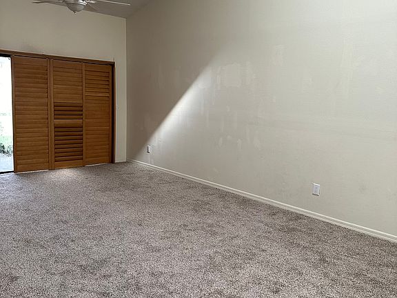5th image of 409 Oak Haven Dr