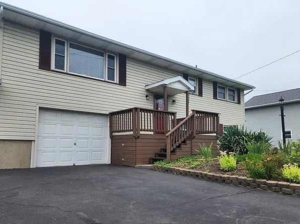 241 Oriole Dr, Horseheads, NY 14845