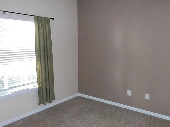 3rd image of 4715 Hahns Peak Dr Unit 102