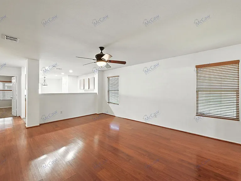 10512 Flagstaff Run — Photo 2