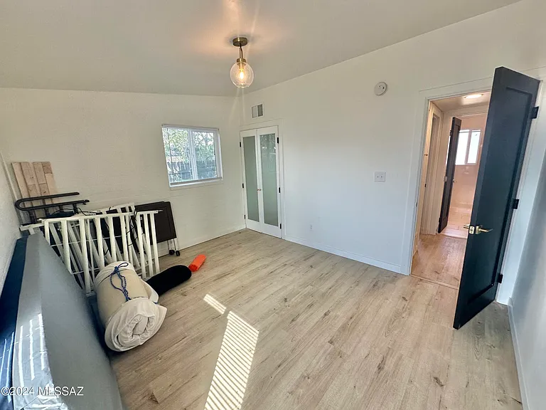 227 S Avenue B — Photo 19