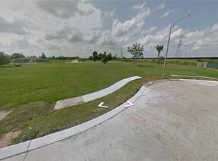 4020 Hamlet Dr, Chalmette, LA 70043