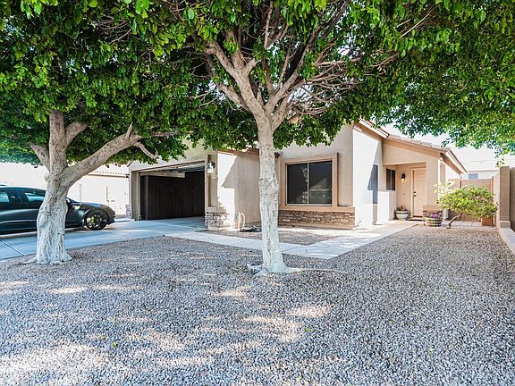 3rd image of 10341 E Crescent Ave