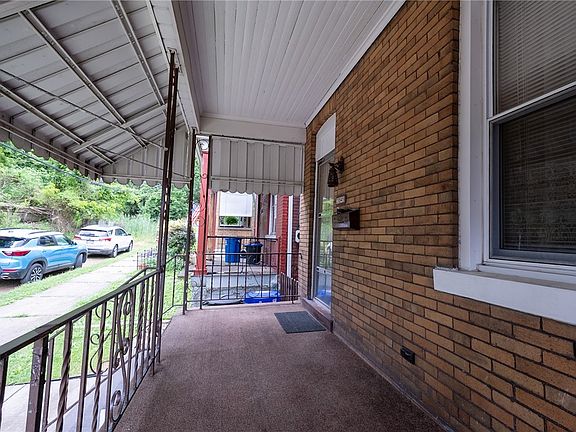 3rd image of 2045 Veronica St