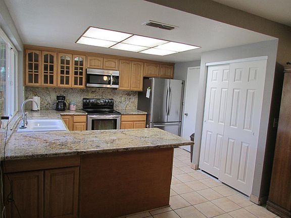 3rd image of 8340 Turnbury Dr
