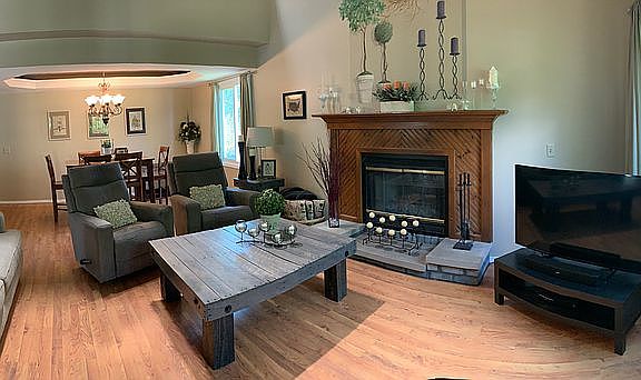 5th image of 664 Indian Wells Ln