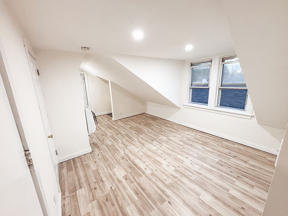 Living Room/Common Space