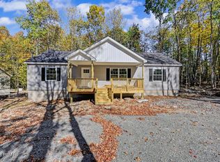 86 Hidden Lake Dr, Lake Ariel, PA 18436