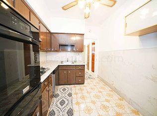 31-63 14th St #3A, Astoria, NY 11106