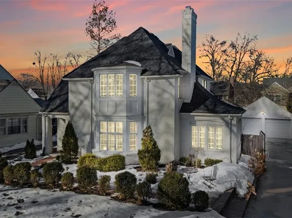 1018 W Gregory Blvd, Kansas City, MO 64114