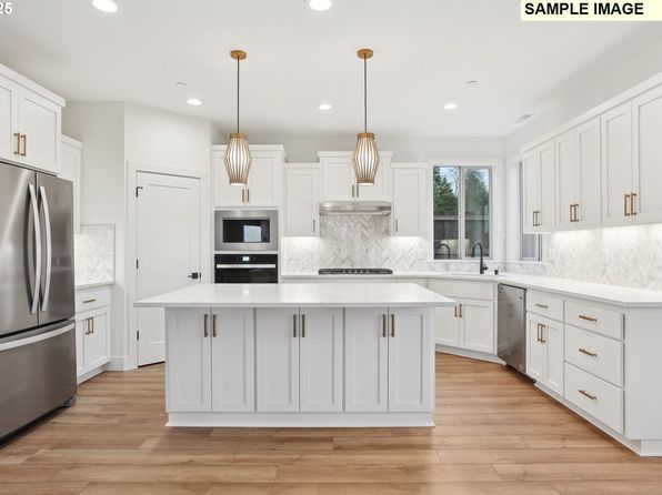 136 E Airedale Ave, La Center, WA 98629