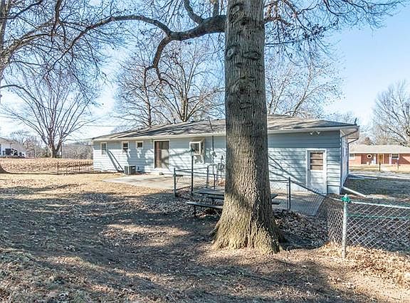 3rd image of 3805 N 29th St