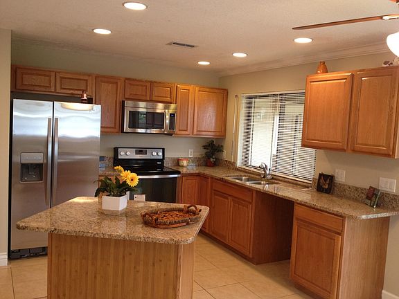 5th image of 649 SE Preston Lane
