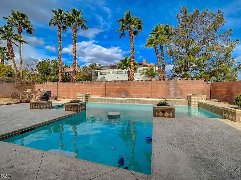 9462 Castillana Ct — Photo 55