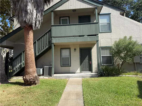 302 Saint Andrews St APT 101E, Rockport, TX 78382
