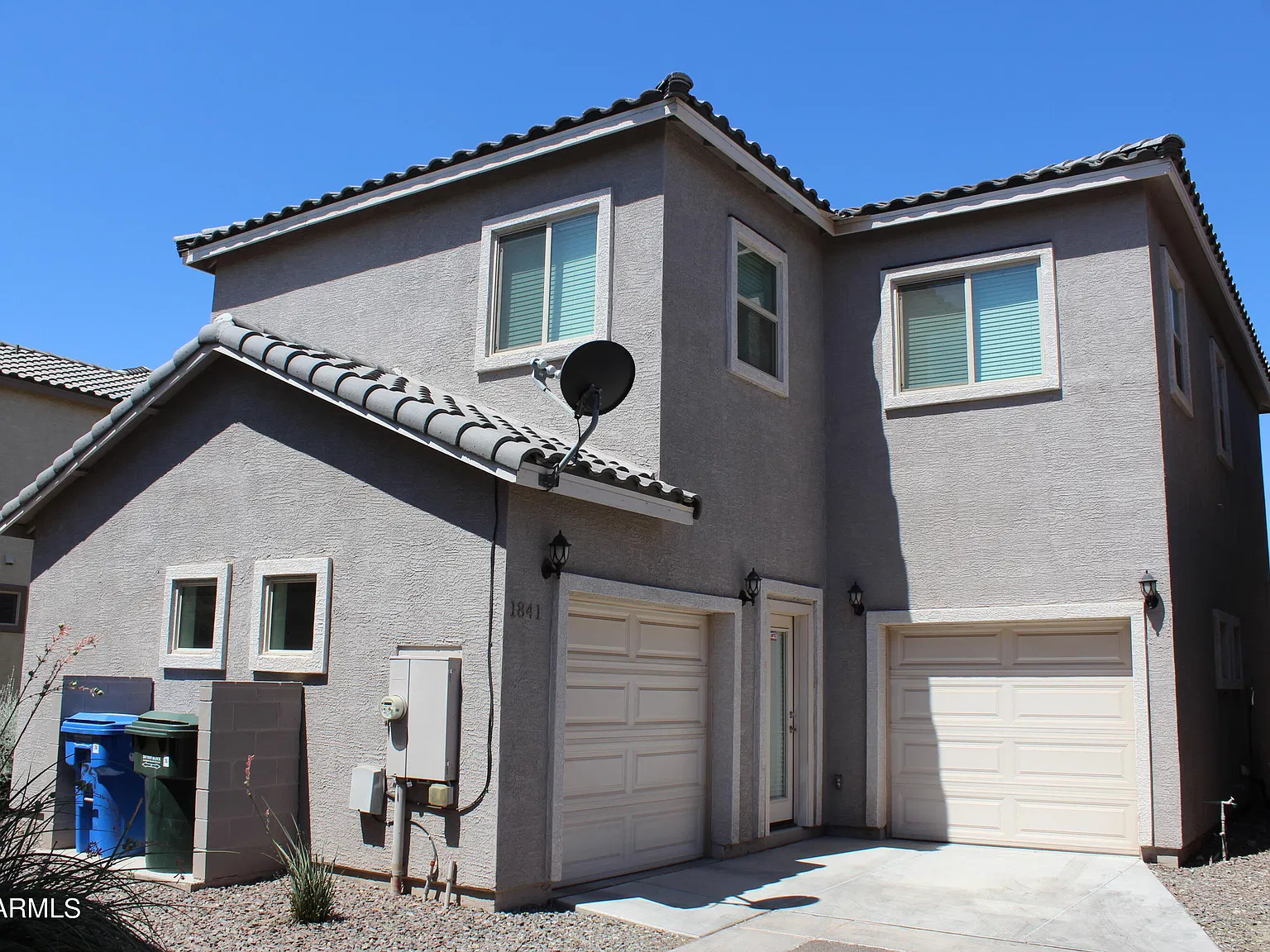 3 bed, 2.5 bath, 2242 sqft, $2,150 — Photo 2
