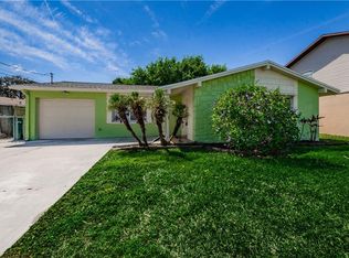 336 Crosswinds Dr, Palm Harbor, FL 34683