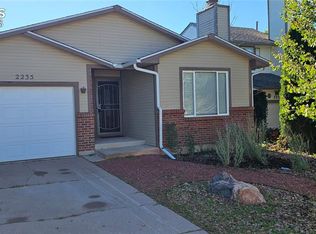2235 Calistoga Dr, Colorado Springs, CO 80915