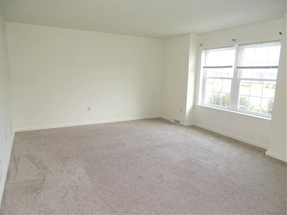 3 bed, 1.5 bath, 1440 sqft, $1,695 — Photo 3