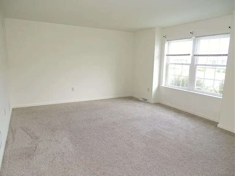 247 Limestone Dr — Photo 3