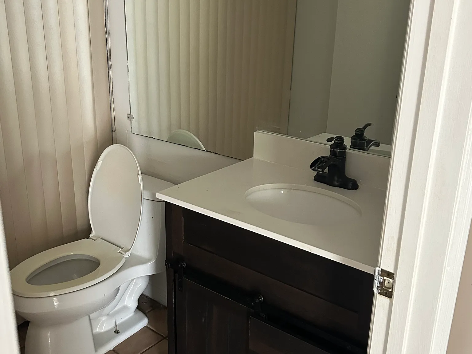 2 bed, 2.5 bath, 1300 sqft, $1,900 — Photo 1