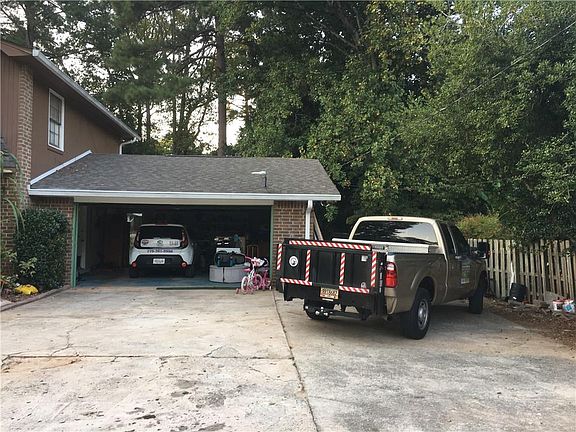 2nd image of 748 Omaha Dr