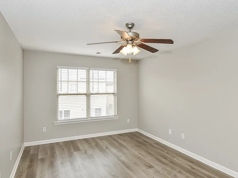 214 Ben Ln — Photo 14