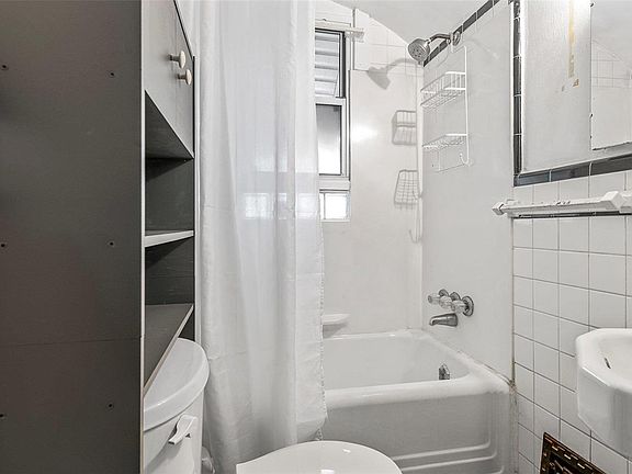 4th image of 4373 Bingham Ave