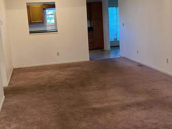 1514 Ridgeview Cir E, Springfield, OH 45504