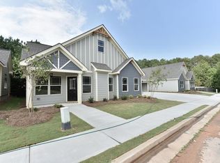 34 William Dr, White, GA 30184