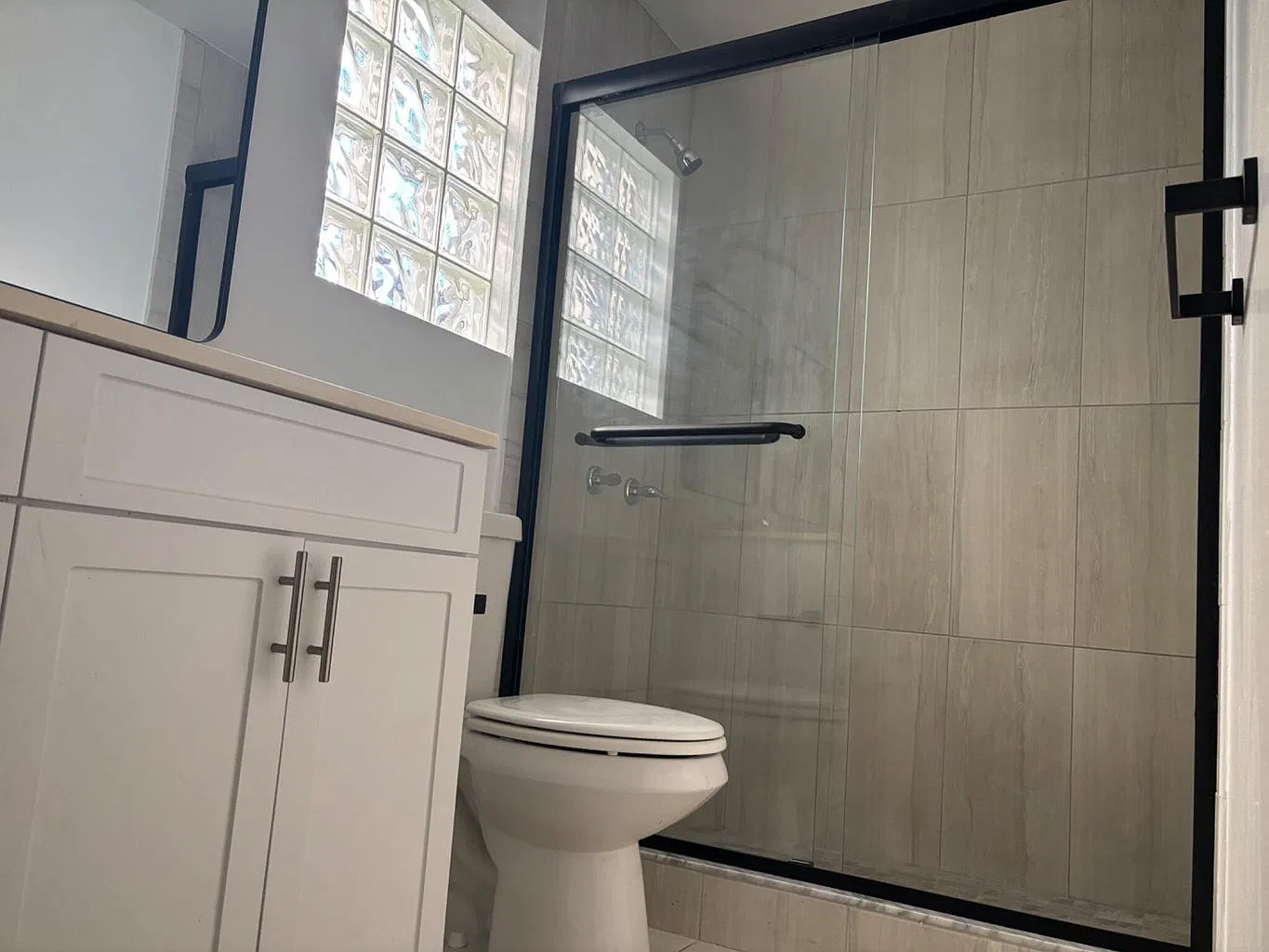 3 bed, 1405 sqft, $3,259 — Photo 4