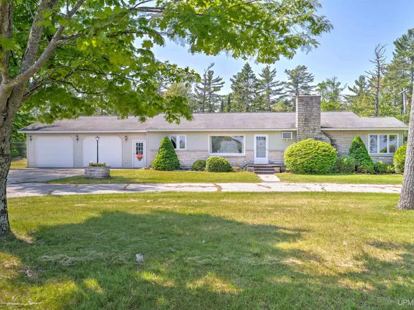 552 Chippewa Ave, Manistique, MI 49854