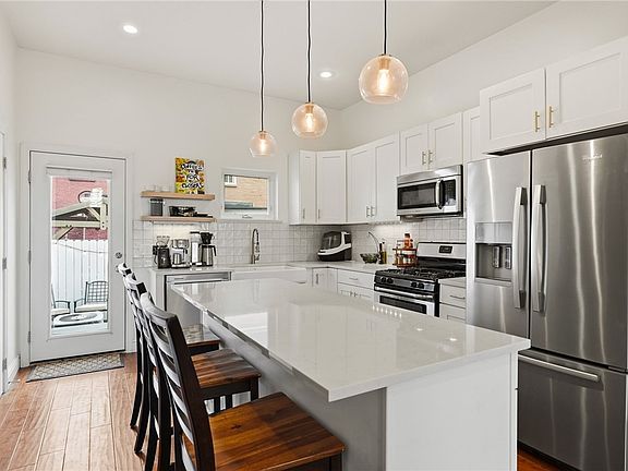 5th image of 169 38th St
