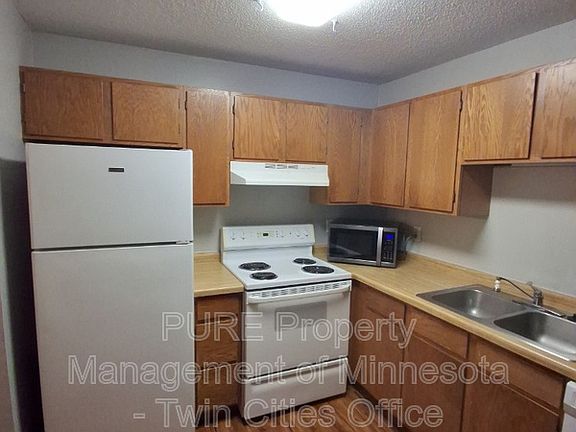3rd image of 3850 Plymouth Blvd APT 123