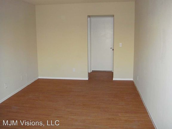 4th image of 7635 Lankershim Blvd APT 14