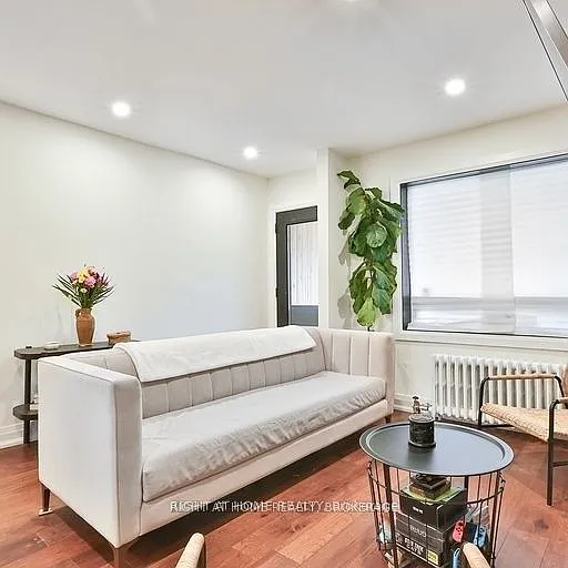43 Kingston Rd — Photo 4
